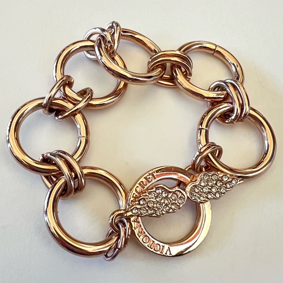Victorias Secret Bracelet Rhinestone Angel Wing Toggle Rose Gold Tone Link  7.5" - Picture 2 of 4